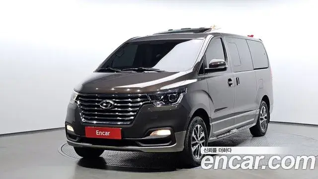 Hyundai Starex 4WD Urban 9-Seater Exclusive 2020