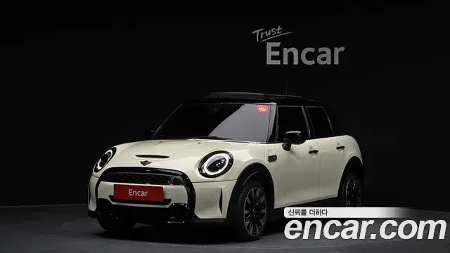 Mini Cooper 5Door Classic Third Generation 2022
