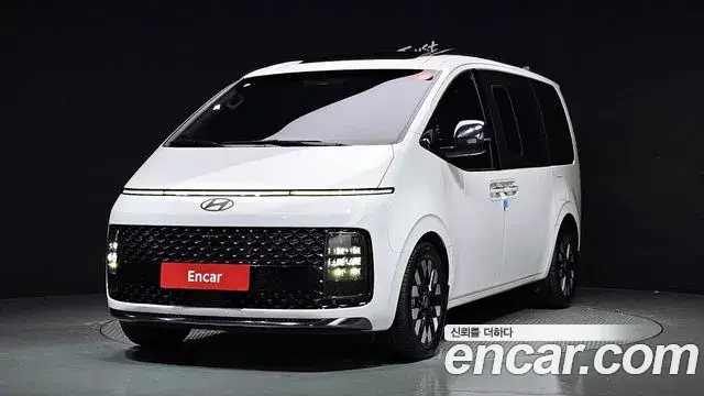 Hyundai Staria 4WD Lounge 9-Seater Inspiration 2025