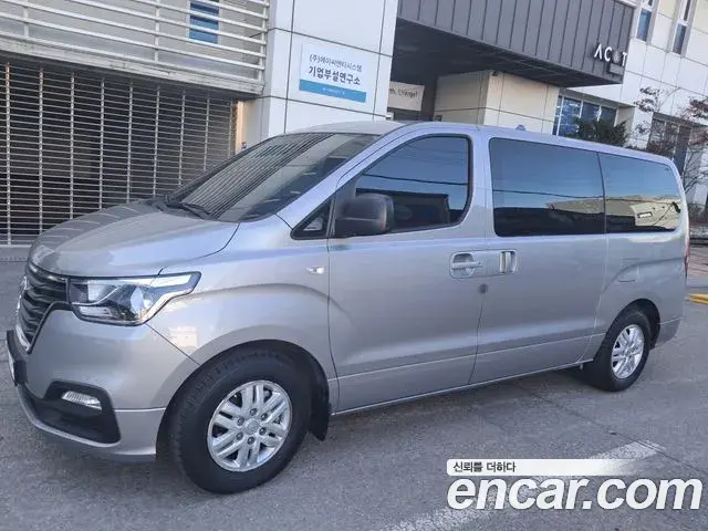 Hyundai Starex Van 3-Seater Smart 2020