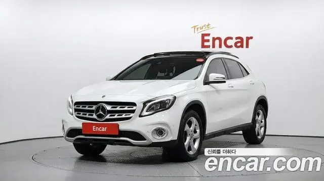 Mercedes-Benz GLA-Class GLA220 2019
