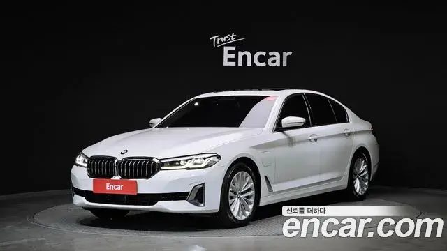 BMW 5-Series 530e Luxury 2021