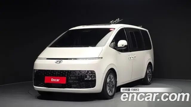Hyundai Staria 4WD Tourer 11-Seater Modern 2021