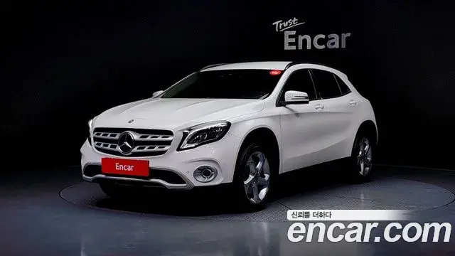 Mercedes-Benz GLA-Class GLA220 2019
