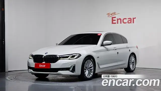 BMW 5-Series 530e Luxury 2022