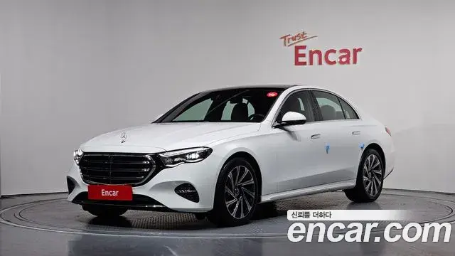 Mercedes-Benz E-Class E300 4MATIC Exclusive 2025