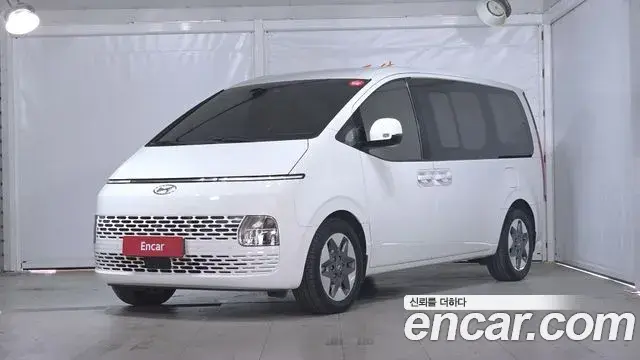 Hyundai Staria Tourer 11-Seater Modern 2021