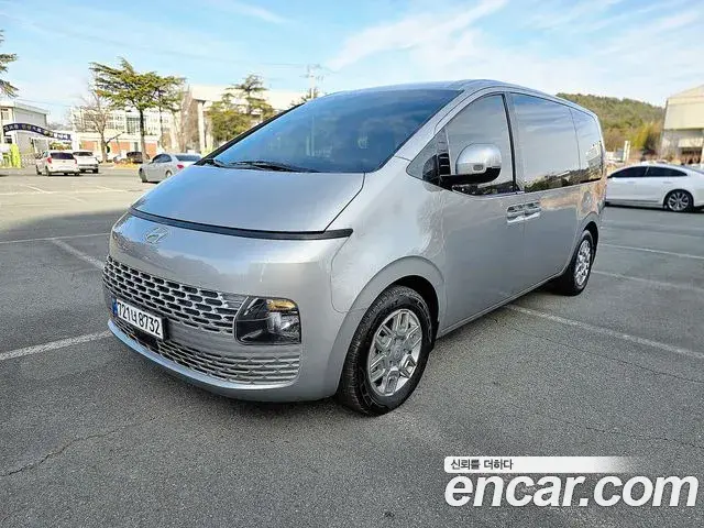 Hyundai Staria 4WD Tourer 11-Seater Modern 2023