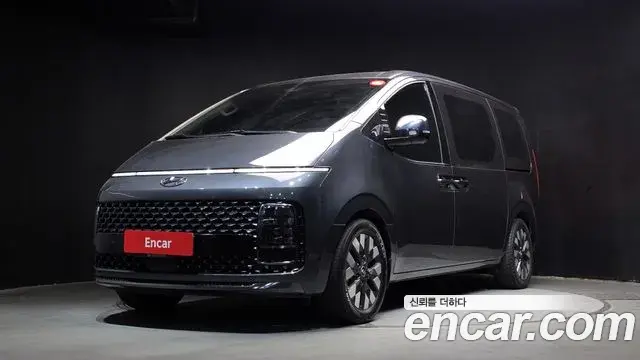 Hyundai Staria Lounge 9-Seater Prestige 2022