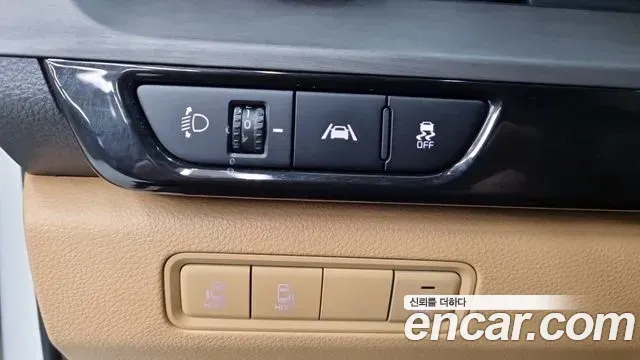 Kia Carnival Diesel 9-Seater Prestige 2023 — фото 17