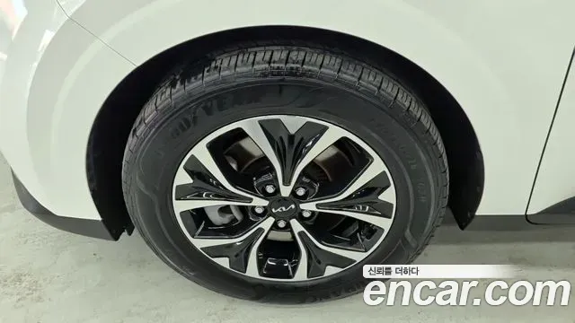 Kia Carnival Diesel 9-Seater Prestige 2023 — фото 5