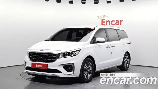 Kia Carnival 9-Seater Luxury 2019