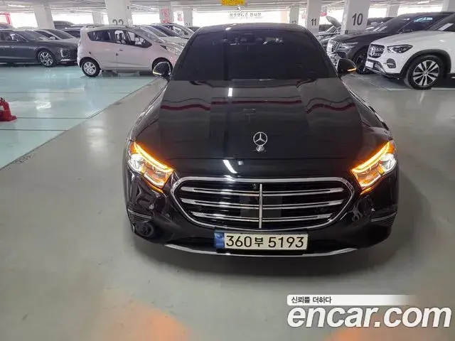 Mercedes-Benz E-Class E300 4MATIC Exclusive 2024