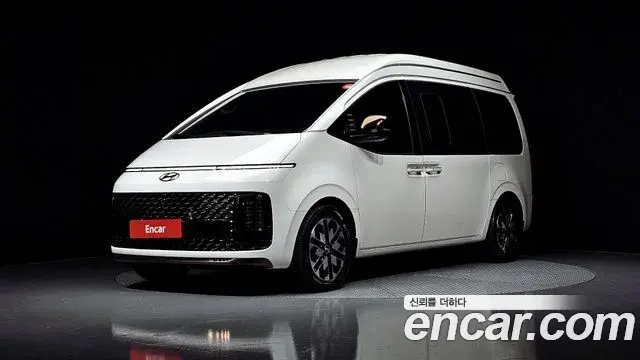 Hyundai Staria 4WD Lounge 9-Seater Limousine 2022
