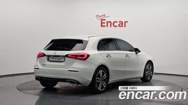 Mercedes-Benz A-Class A220 Hatchback 2021 — фото 2