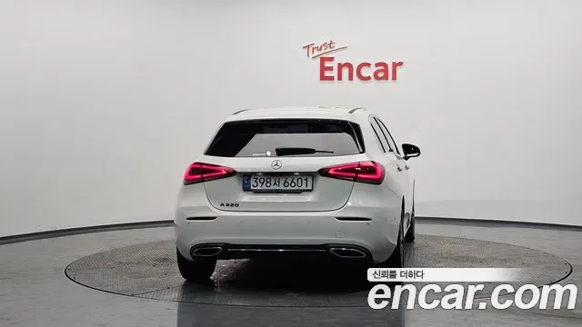 Mercedes-Benz A-Class A220 Hatchback 2021 — фото 4