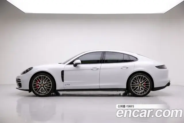 Porsche Panamera 4.0 GTS 2022
