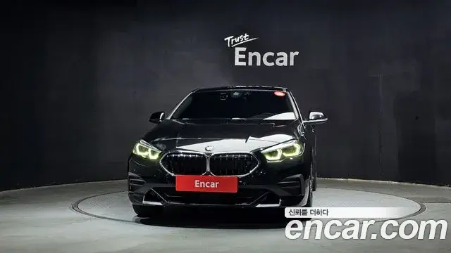 BMW 2-Series 220i Advantage 2022