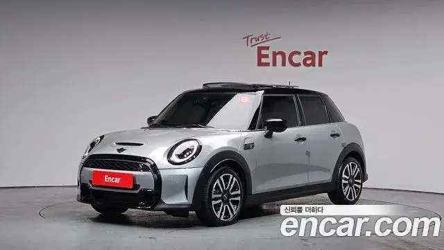 Mini Cooper 5Door Classic Third Generation 2023