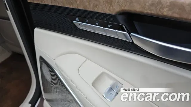 Genesis G90 5.0 AWD Limousine Prestige 2021 — фото 18