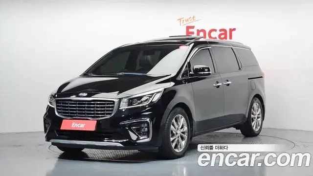 Kia Carnival 7-Seater Limousine VIP 2019