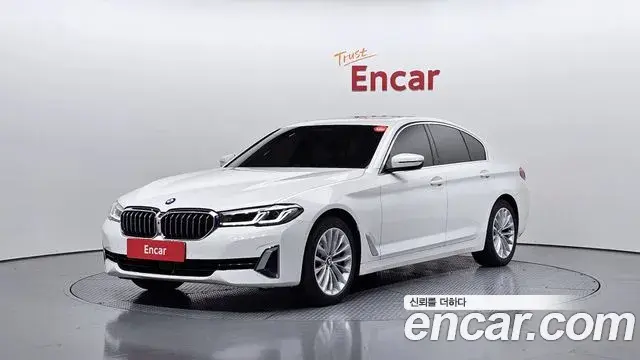 BMW 5-Series 530i Luxury 2021