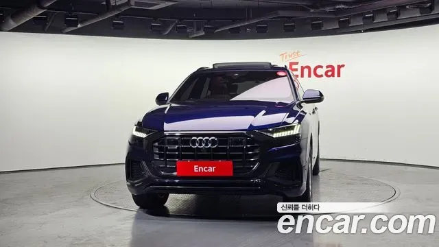 Audi Q8 45 TDI Quattro Premium 2021 — фото 3