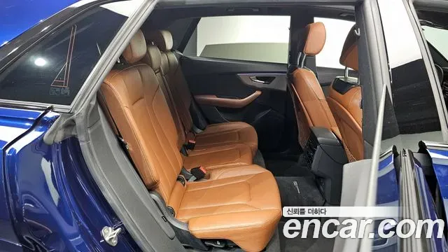 Audi Q8 45 TDI Quattro Premium 2021 — фото 12