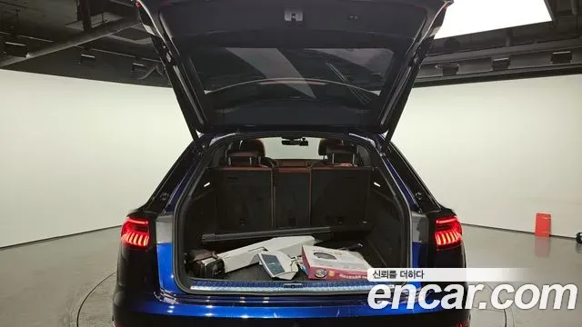 Audi Q8 45 TDI Quattro Premium 2021 — фото 20