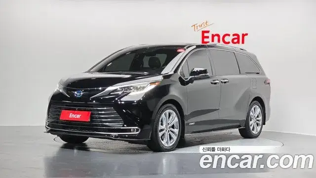 Toyota Sienna 2.5 Hybrid 2WD 2021