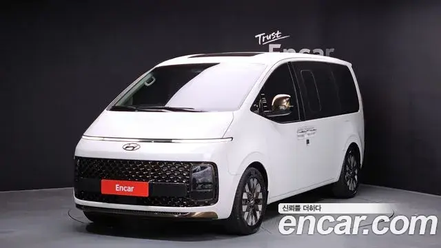 Hyundai Staria 4WD Lounge 9-Seater Prestige 2024