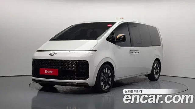 Hyundai Staria Lounge 9-Seater Prestige 2021