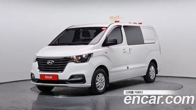 Hyundai Starex Van 5-Seater Smart 2019