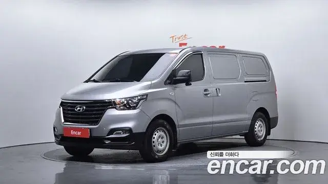 Hyundai Starex Van 3-Seater Style 2020