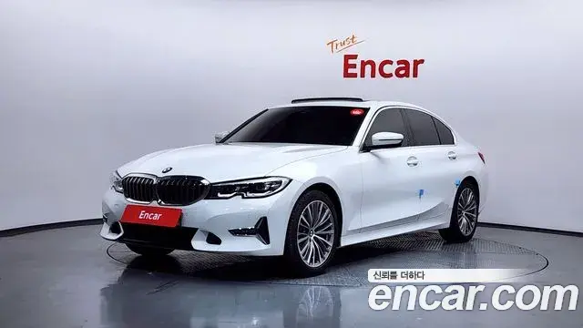 BMW 3-Series 320i Luxury 2022
