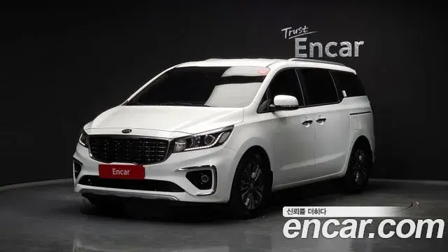 Kia Carnival 9-Seater Luxury 2019
