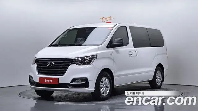Hyundai Starex Van 3-Seater Smart 2020