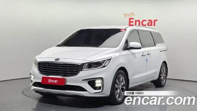 Kia Carnival 7-Seater Limousine VIP 2019