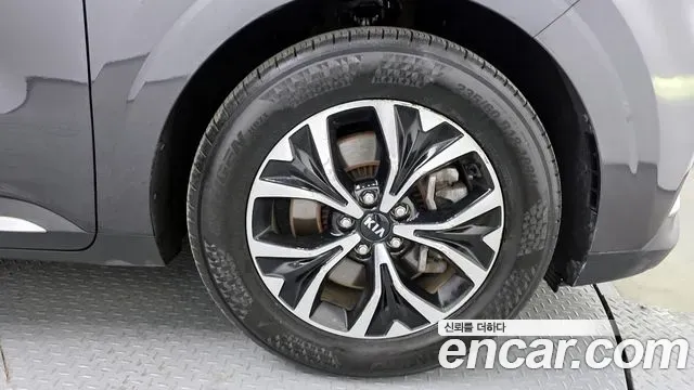 Kia Carnival Diesel 9-Seater Noblesse 2021 — фото 5