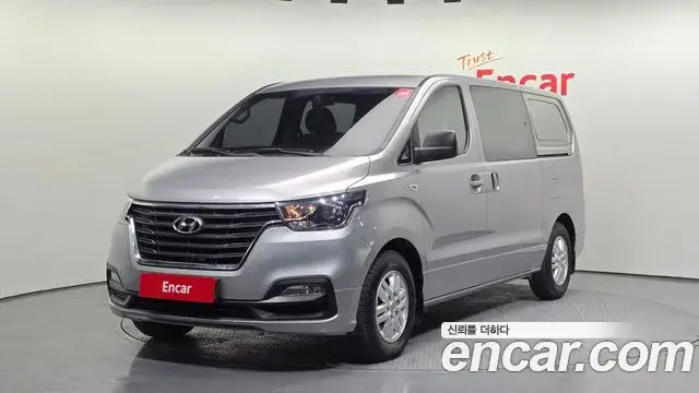Hyundai Starex Van 5-Seater Smart 2021