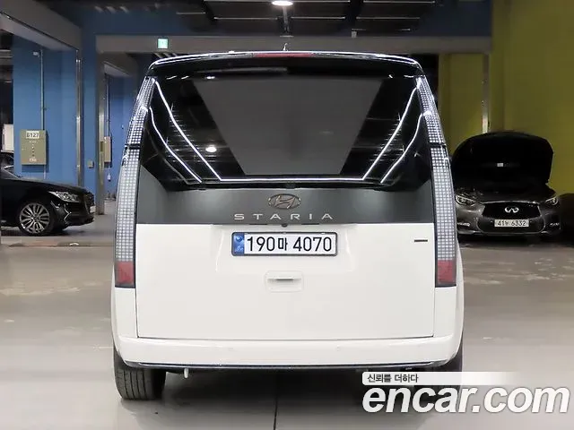 Hyundai Staria 4WD Lounge 9-Seater Inspiration 2024 — фото 3