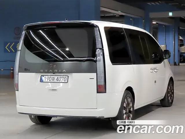 Hyundai Staria 4WD Lounge 9-Seater Inspiration 2024 — фото 4