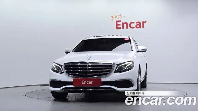 Mercedes-Benz E-Class E300 4MATIC Exclusive 2020