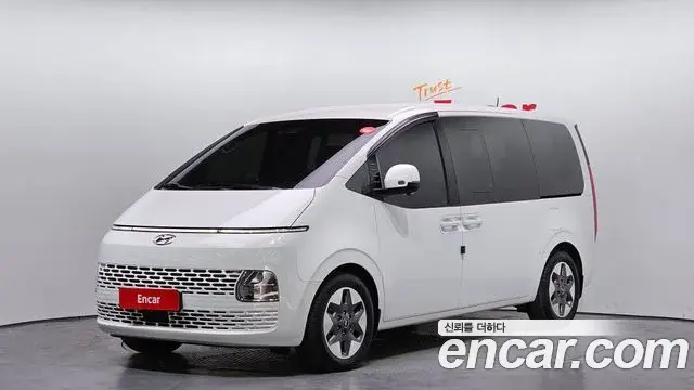 Hyundai Staria 4WD Tourer 9-Seater Modern 2021