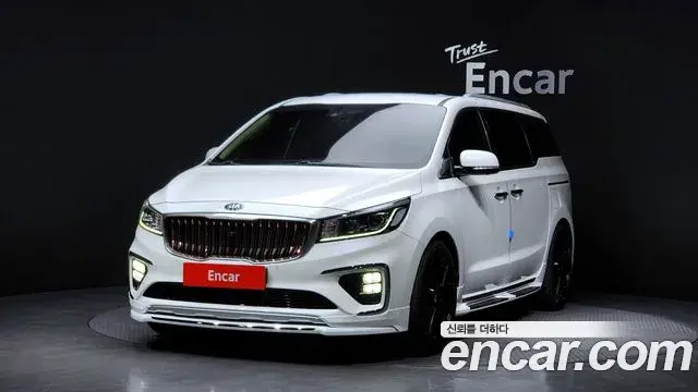 Kia Carnival Gasoline 7-Seater Limousine President 2019