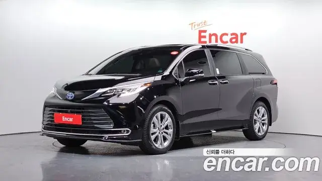 Toyota Sienna 2.5 Hybrid 2WD 2023