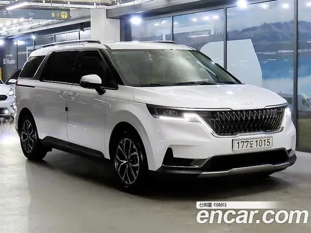 Kia Carnival Gasoline 9-Seater Signature 2021