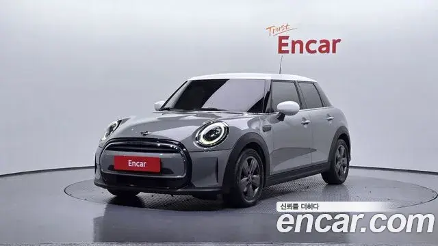 Mini Cooper 5Door Classic Third Generation 2021