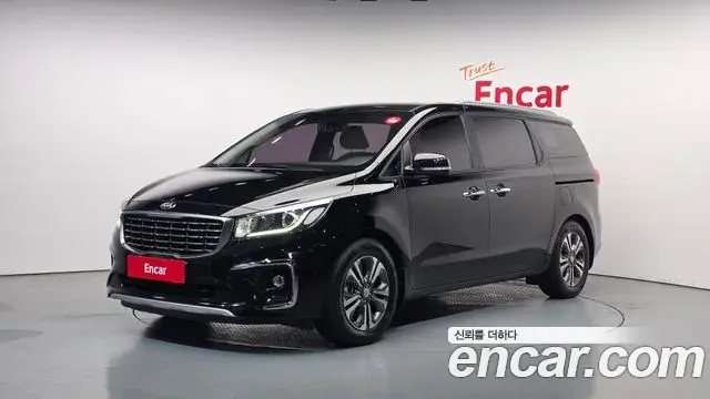 Kia Carnival 9-Seater Luxury 2020