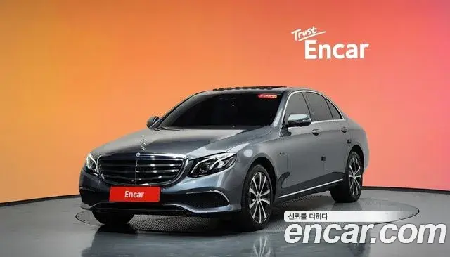Mercedes-Benz E-Class E300e 4MATIC Exclusive 2020